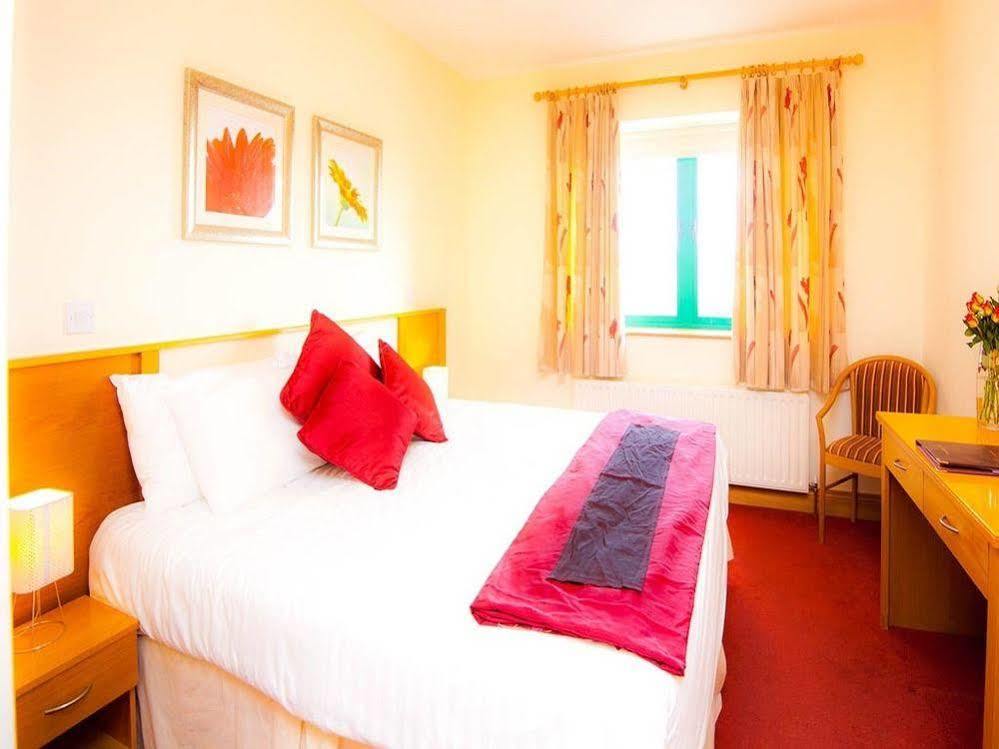 The Arches Hotel Claregalway Bagian luar foto