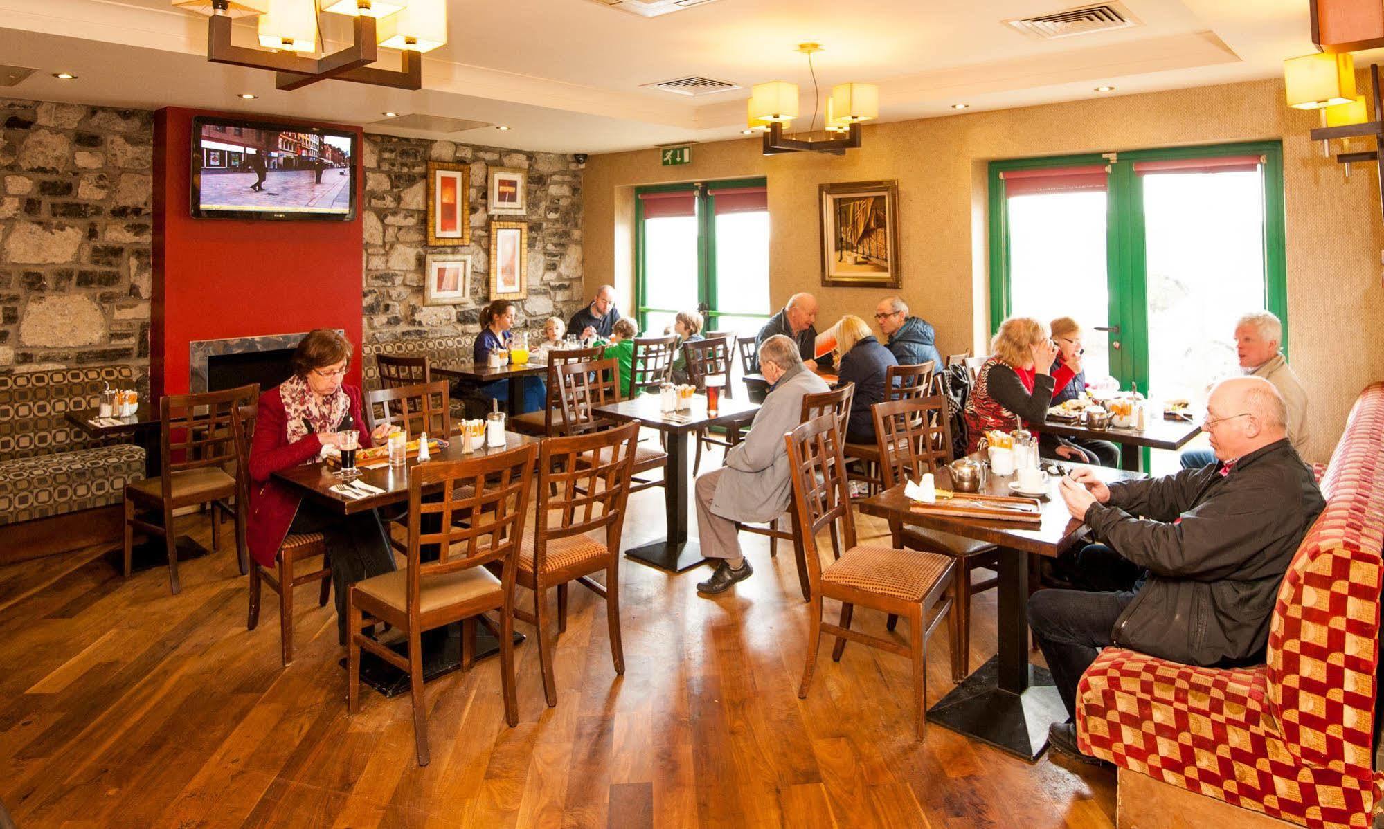The Arches Hotel Claregalway Bagian luar foto
